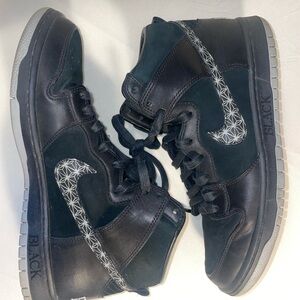 Nike Black Bar x SB Zoom Dunk High Pro 'Black' size 10